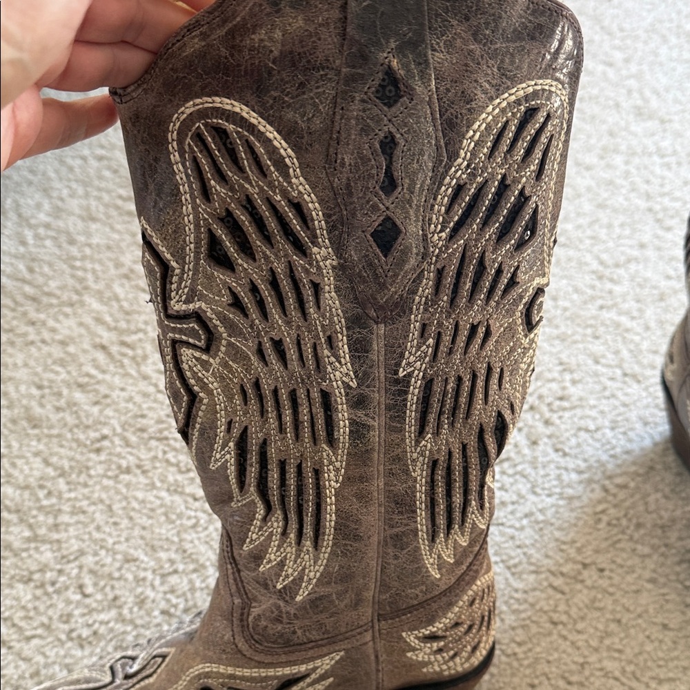 Corral Brown Heeled Boots with Cross Design - Picture 5 of 7